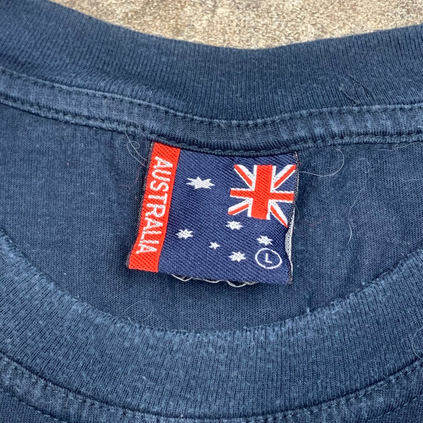 Australia 00s navy surf graphic tee