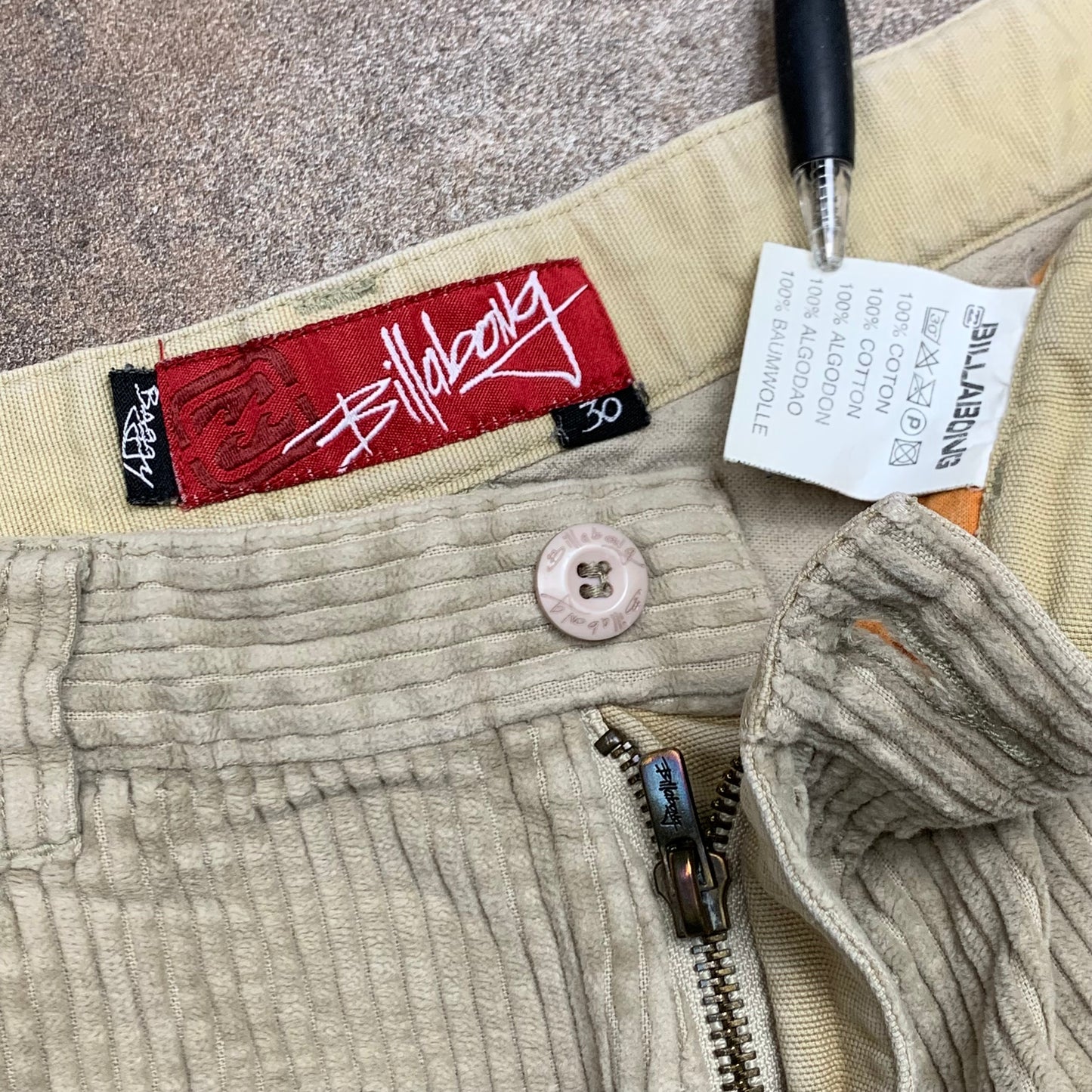 Billabong 00s corduroy graphic jeans (30")