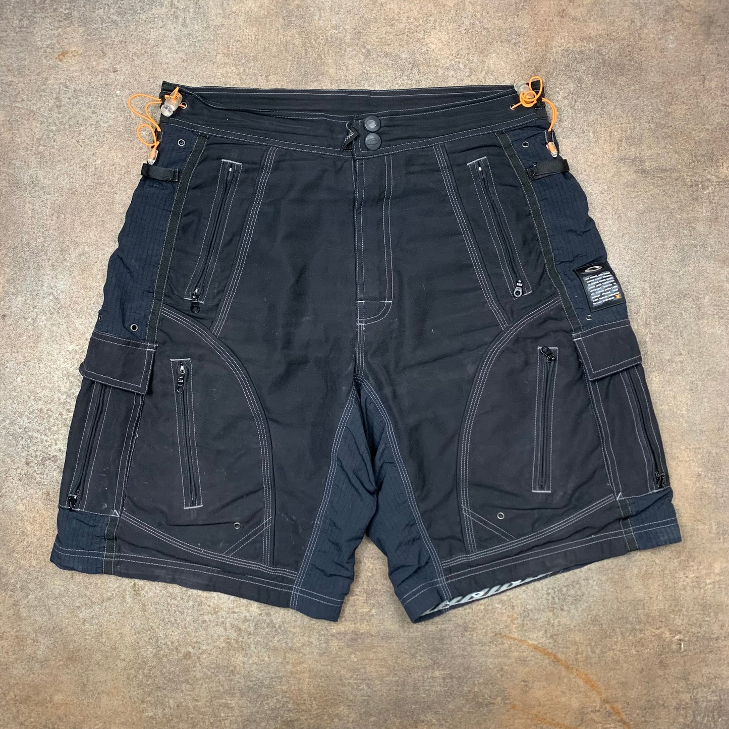 Oakley Software 90s utilised baggy shorts (M)