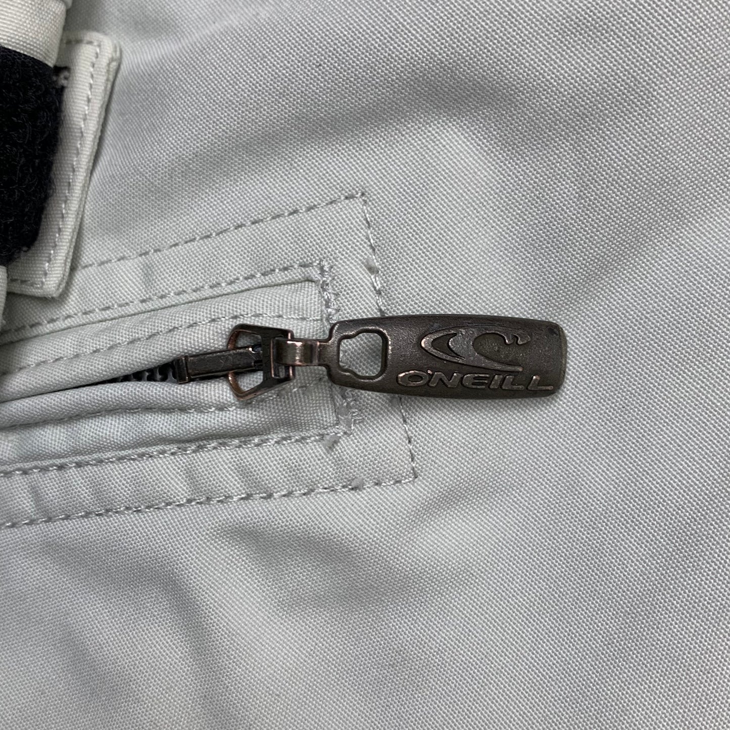 O'Neill 00s white graphic jacket
