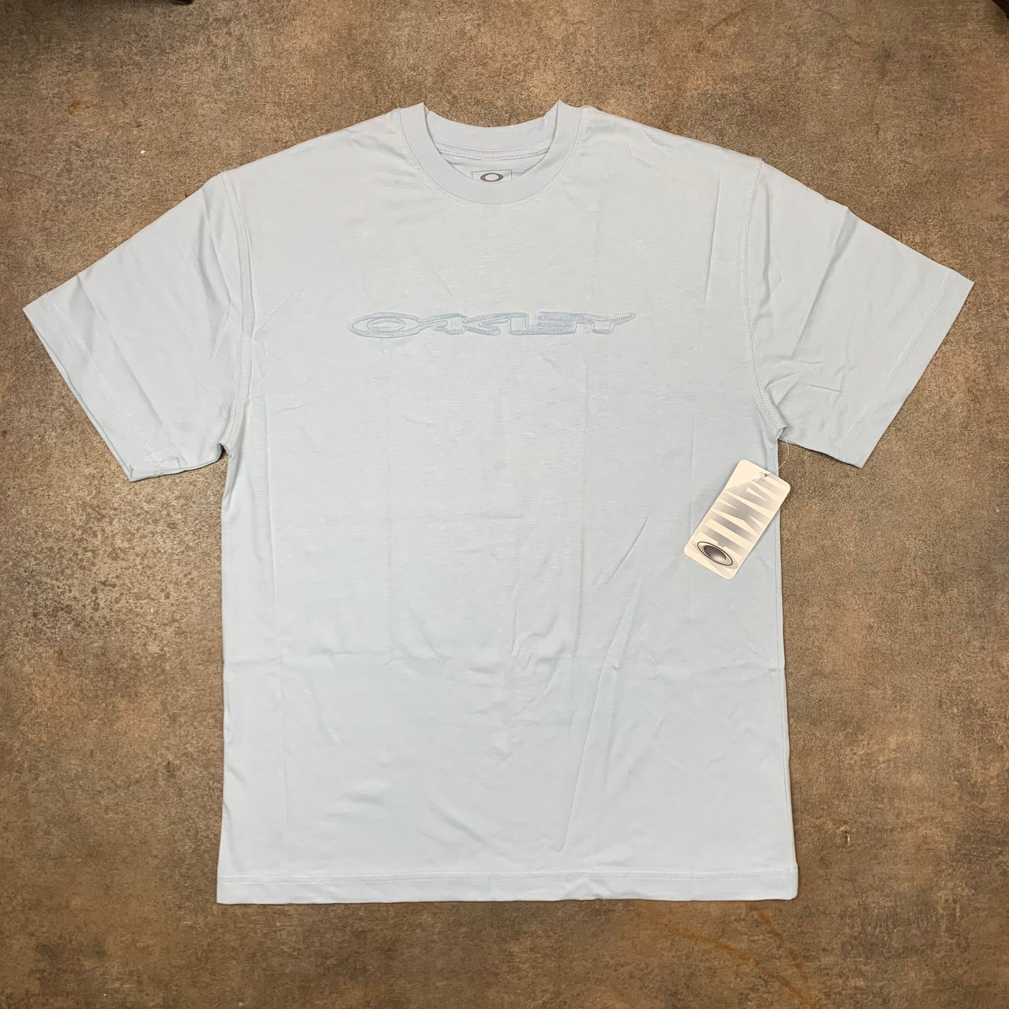 Oakley 00s deadstock cut and sewn tee