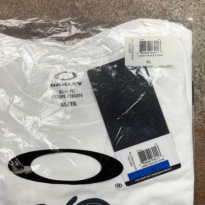 Oakley 00s acorn nut white black graphic tee