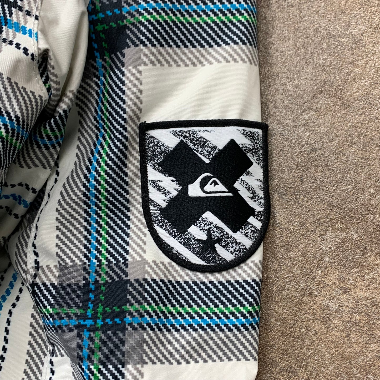 Quiksilver 00s plaid fur hood jacket (M)