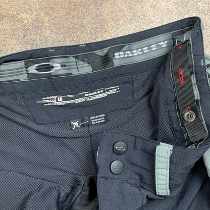 Oakley 00s baggy MTB graphic shorts (L)