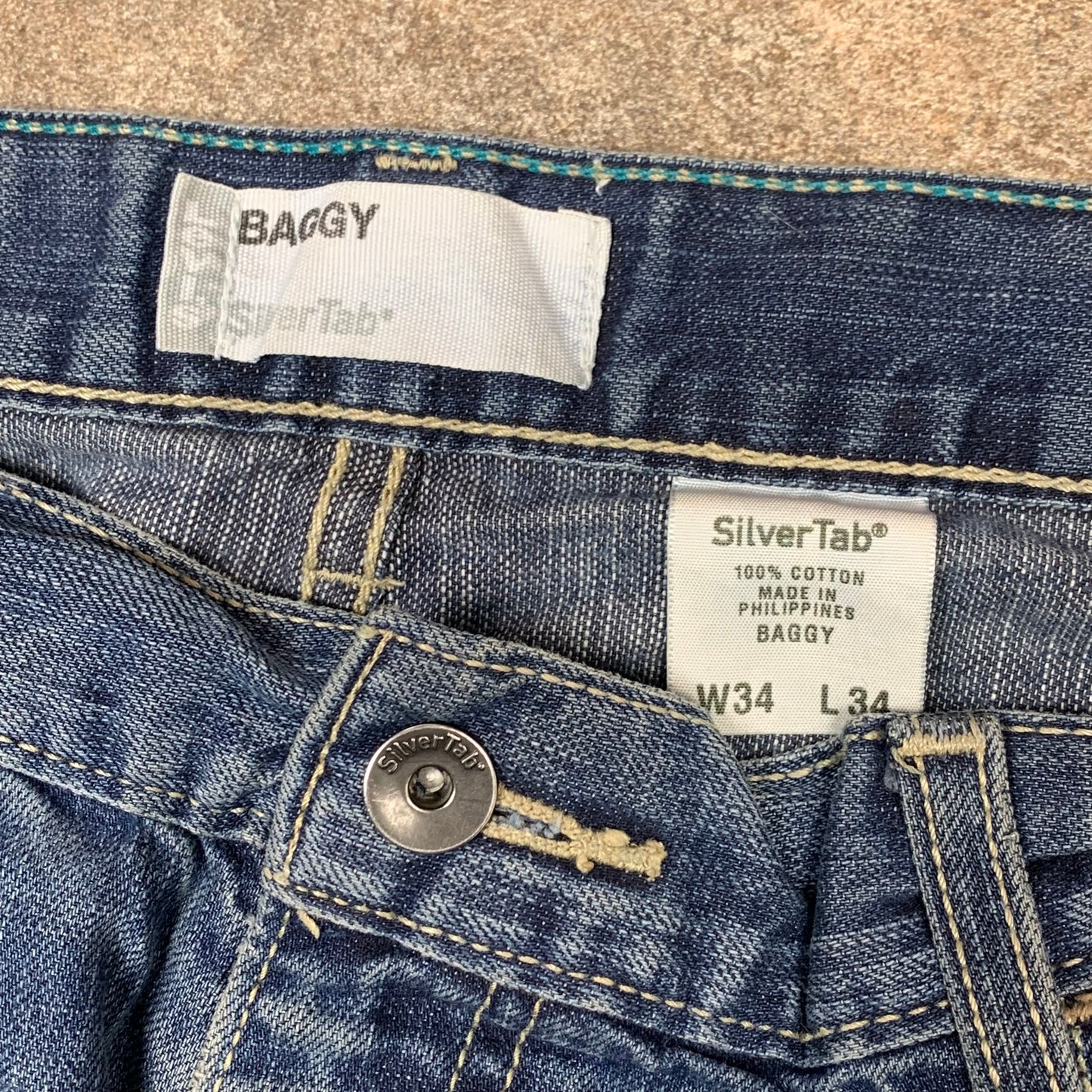 Levi's Silvertab 00s baggy navy jeans