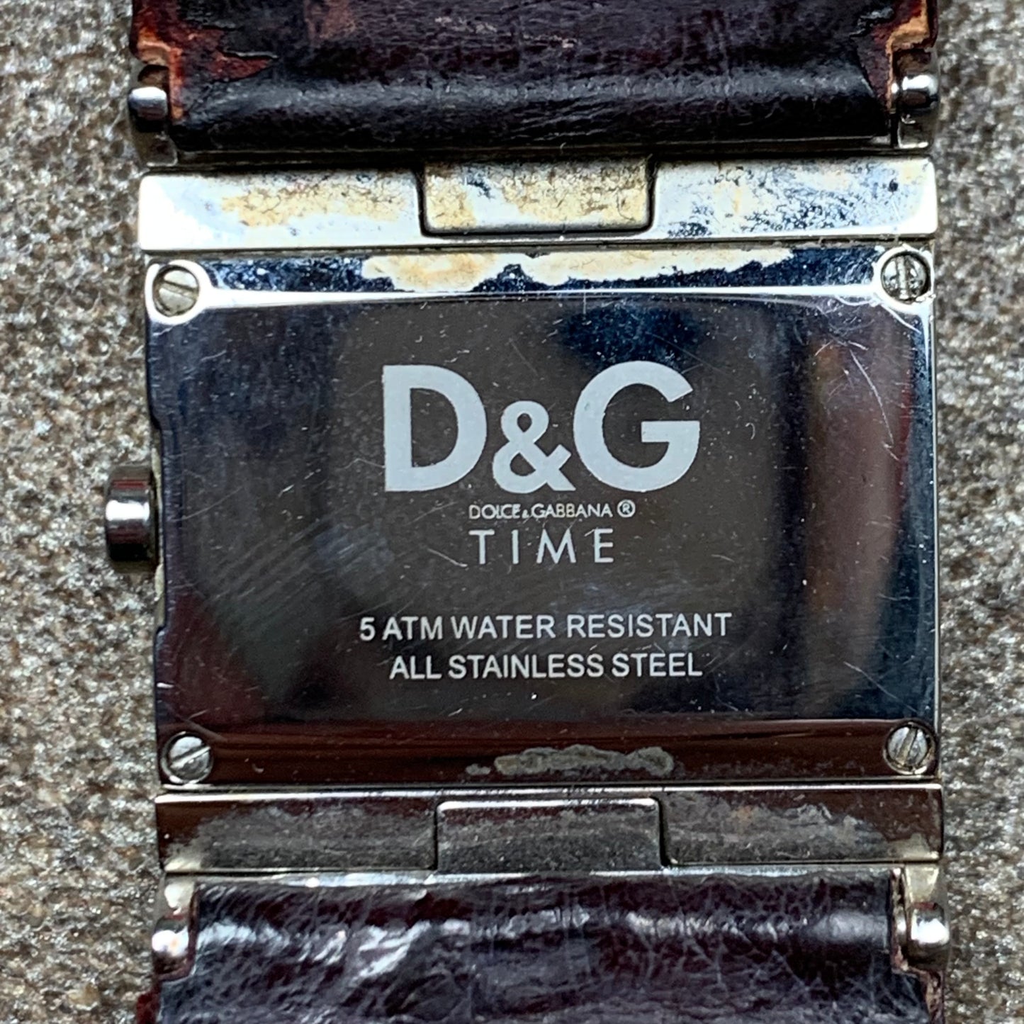 Dolce & Gabbana Time 00s red watch