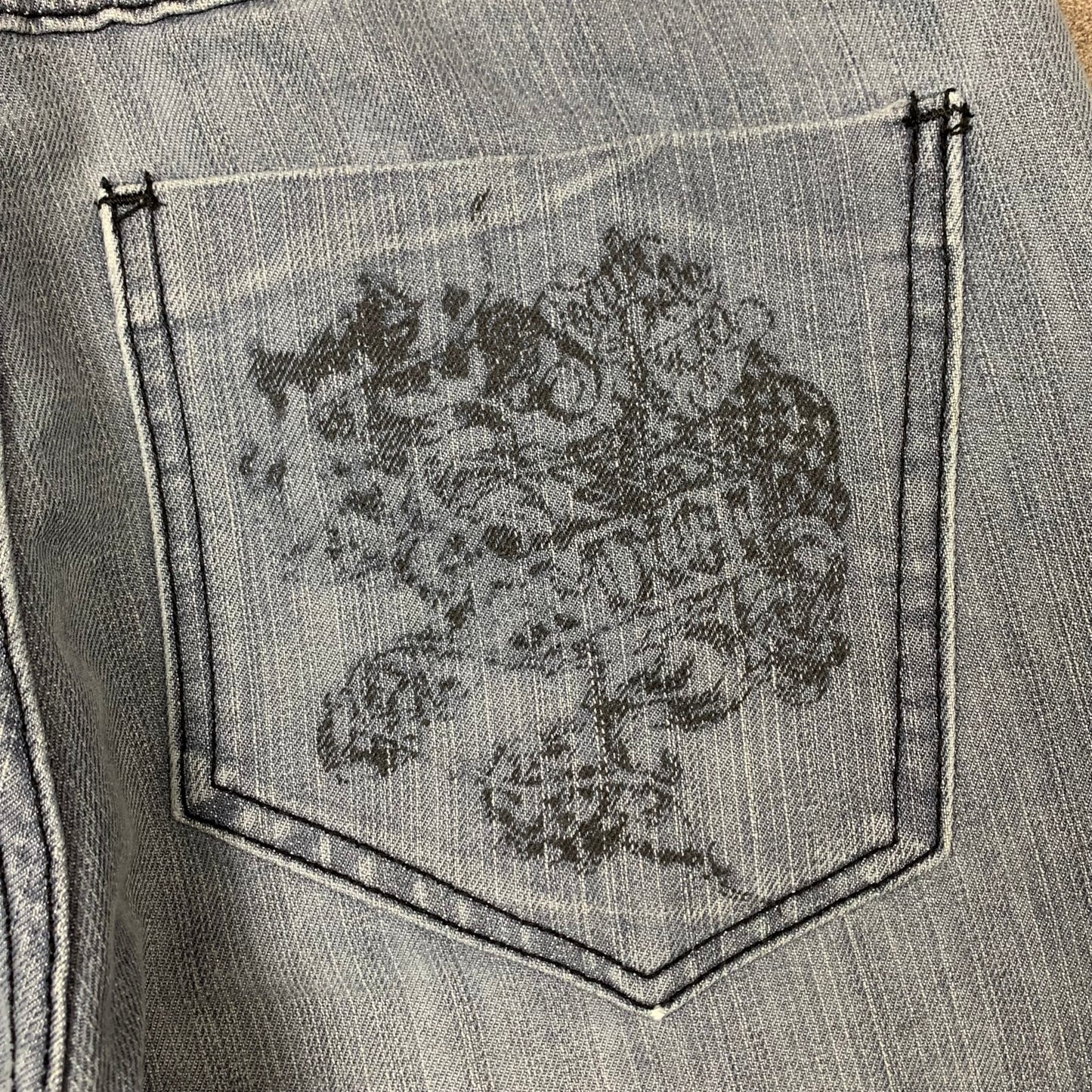 Southpole 00s baggy graphic jeans (30")