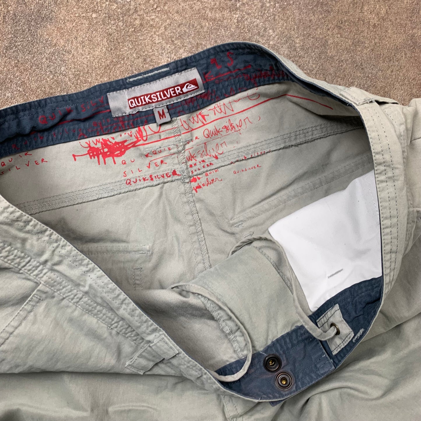 Quiksilver 90s 3/4 length shorts (M)