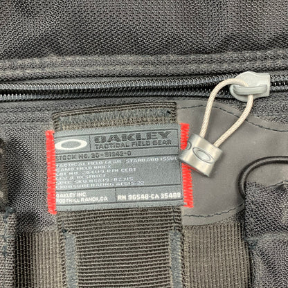 Oakley 00s technical messenger bag
