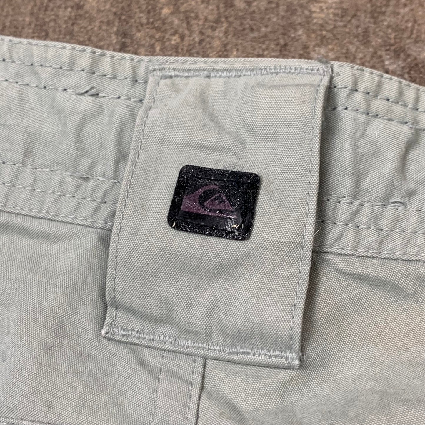 Quiksilver 90s 3/4 length shorts (M)