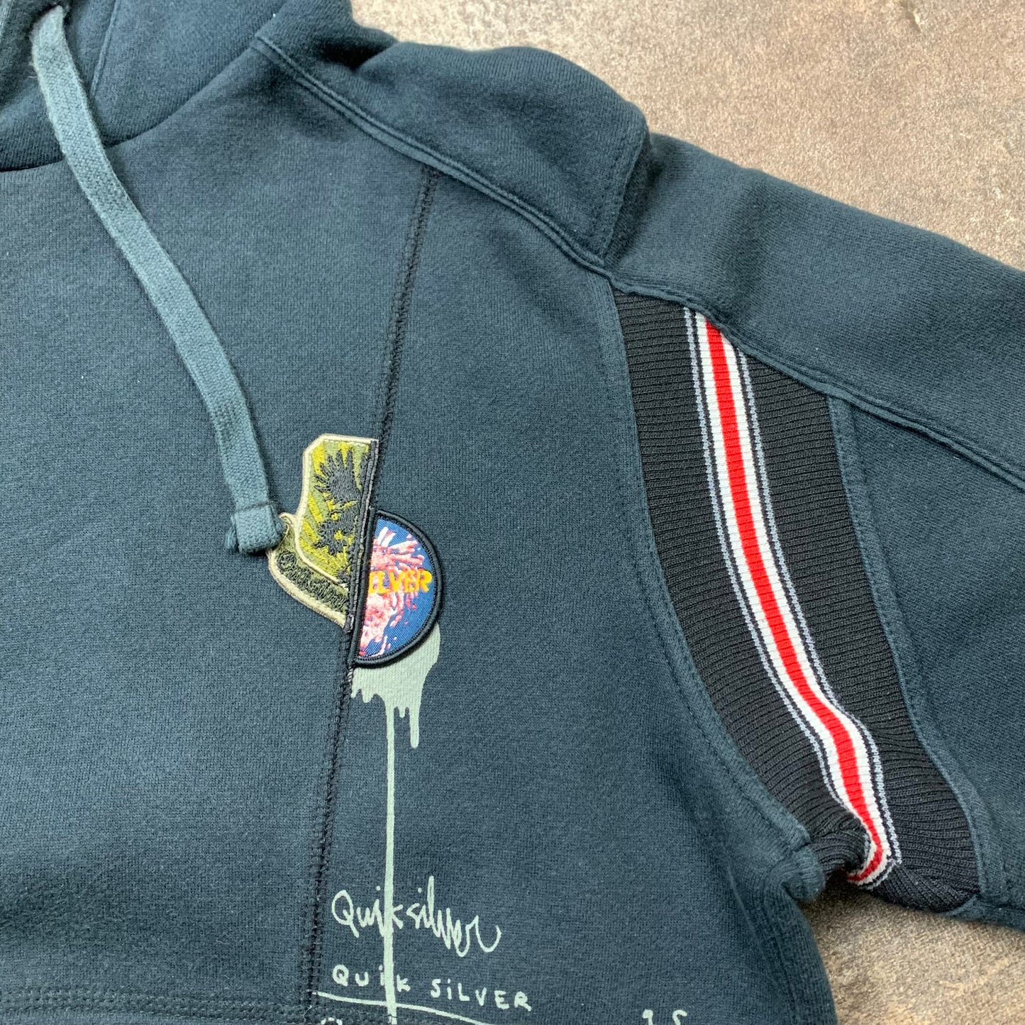Quiksilver 00s black graphic hoodie