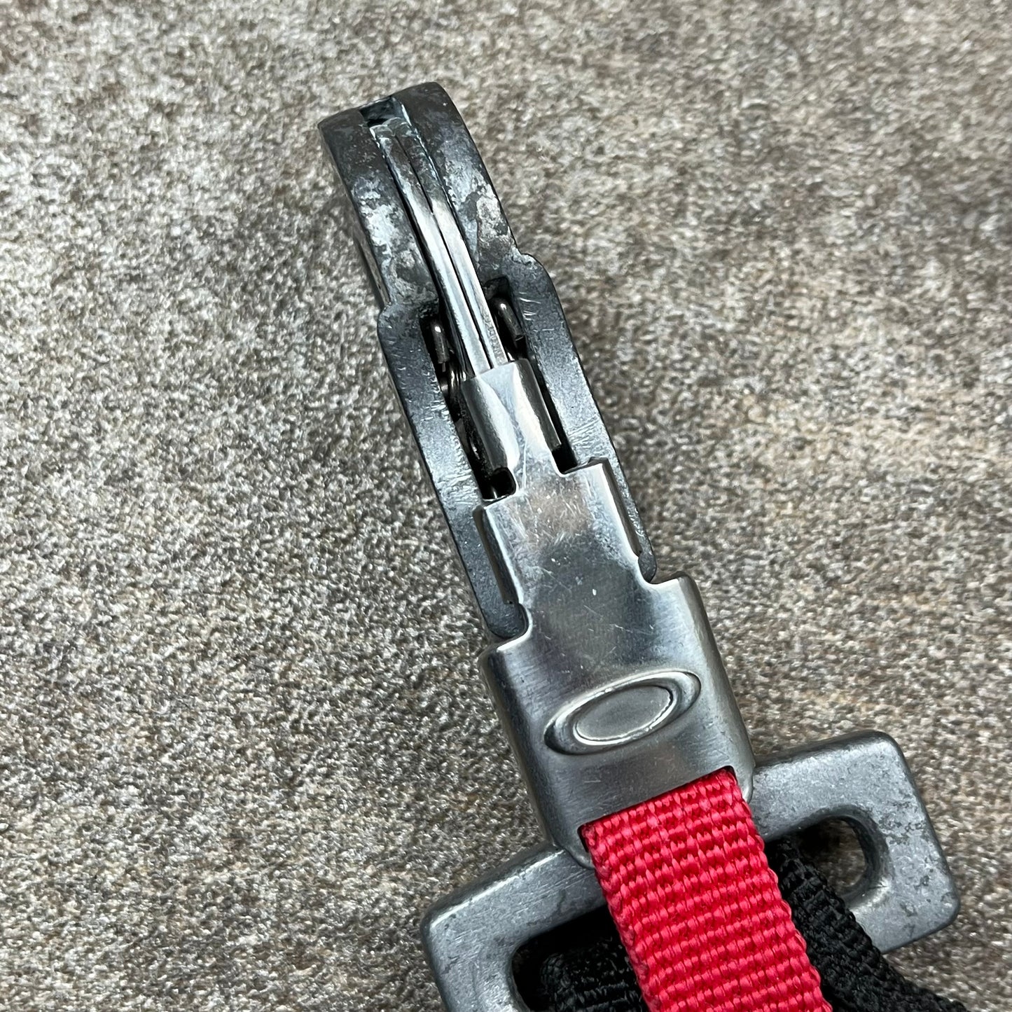 Oakley 00s Standard Issue clip