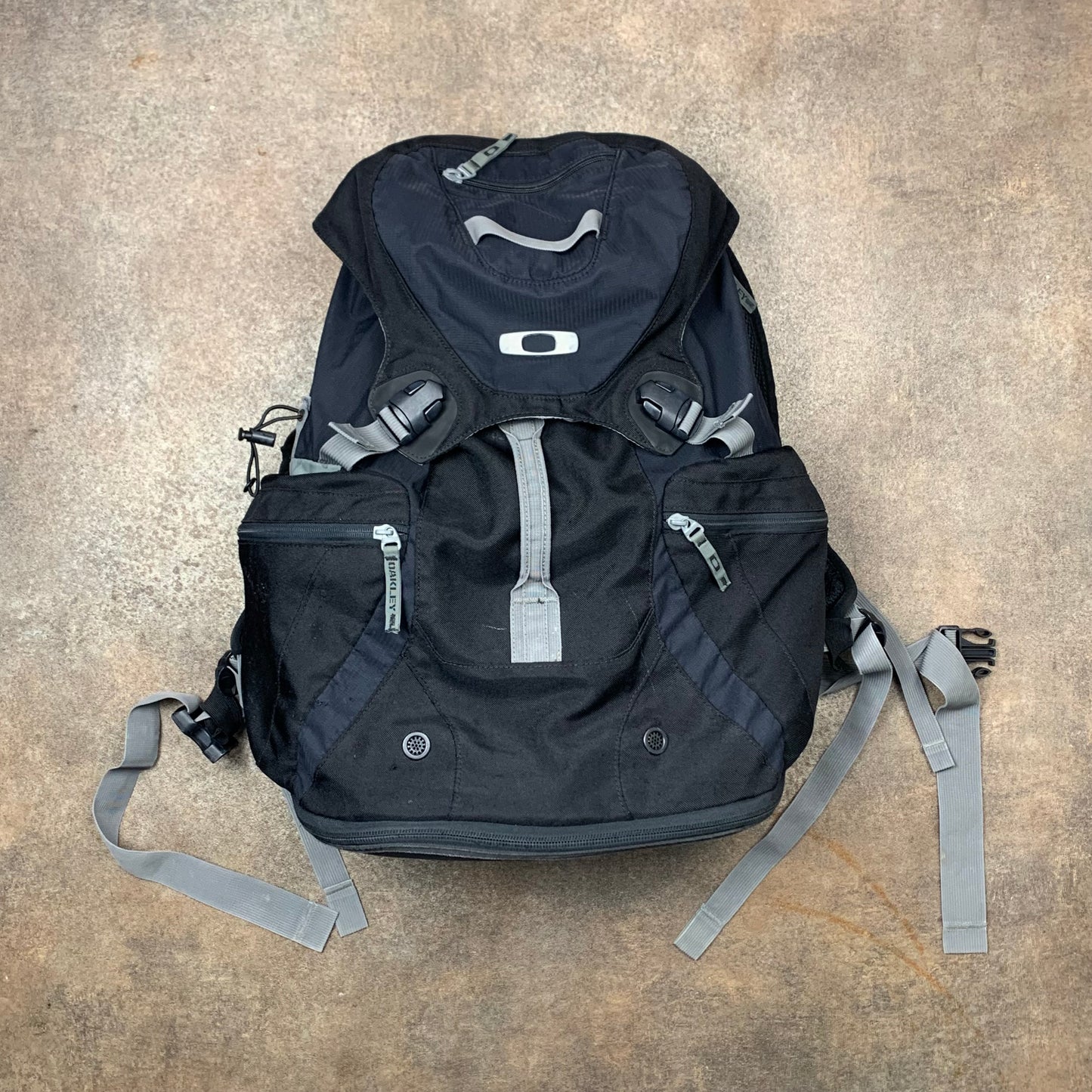 Oakley 00s large utilised backpack