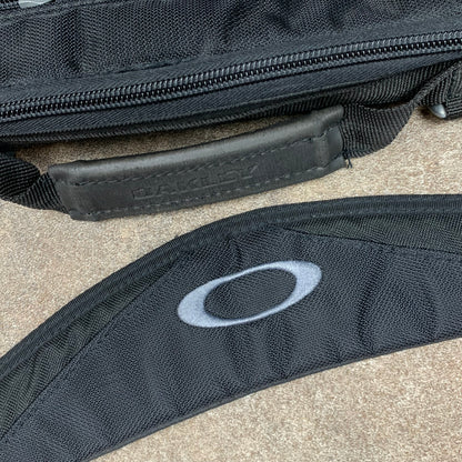 Oakley 00s technical messenger bag