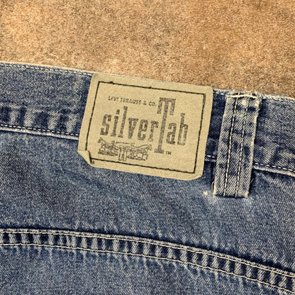 Levi's Silvertab 00s super baggy jeans