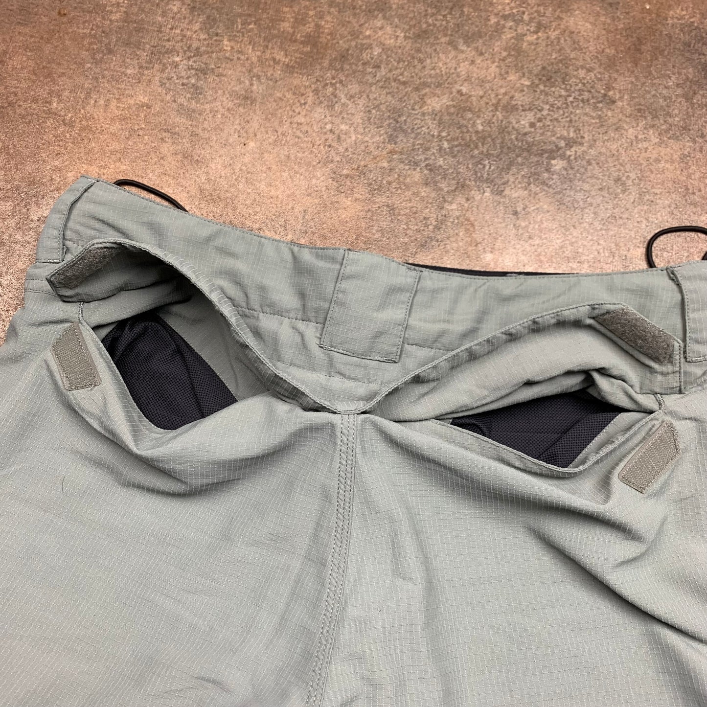 Oakley 00s baggy MTB graphic shorts (L)