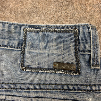 Levi's Silvertab 00s slim fit ripped jeans (32")