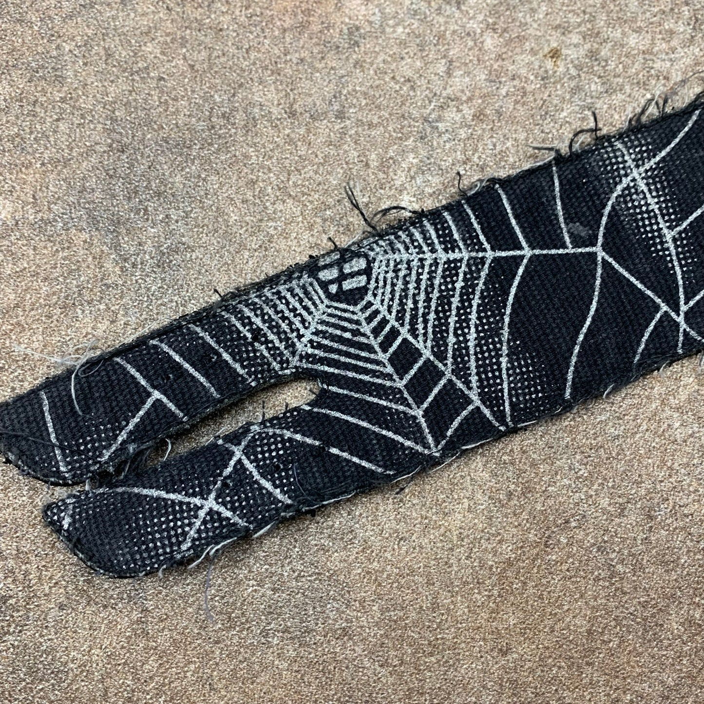 New Rock 00s spider web wristband