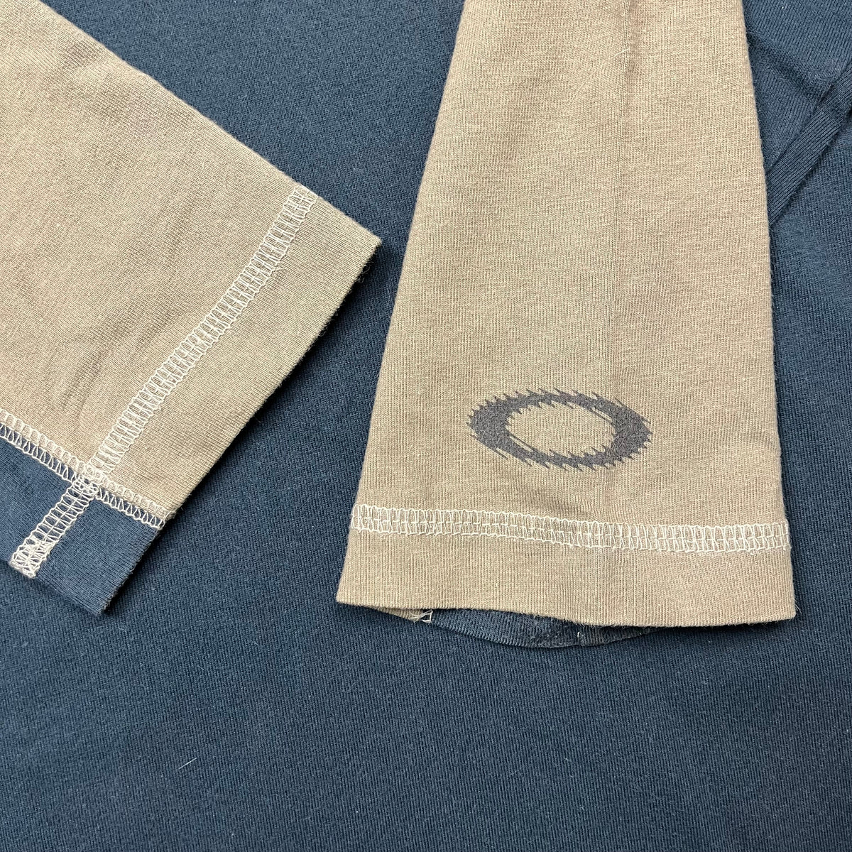 Oakley Software 00s two tone long sleeve (M)