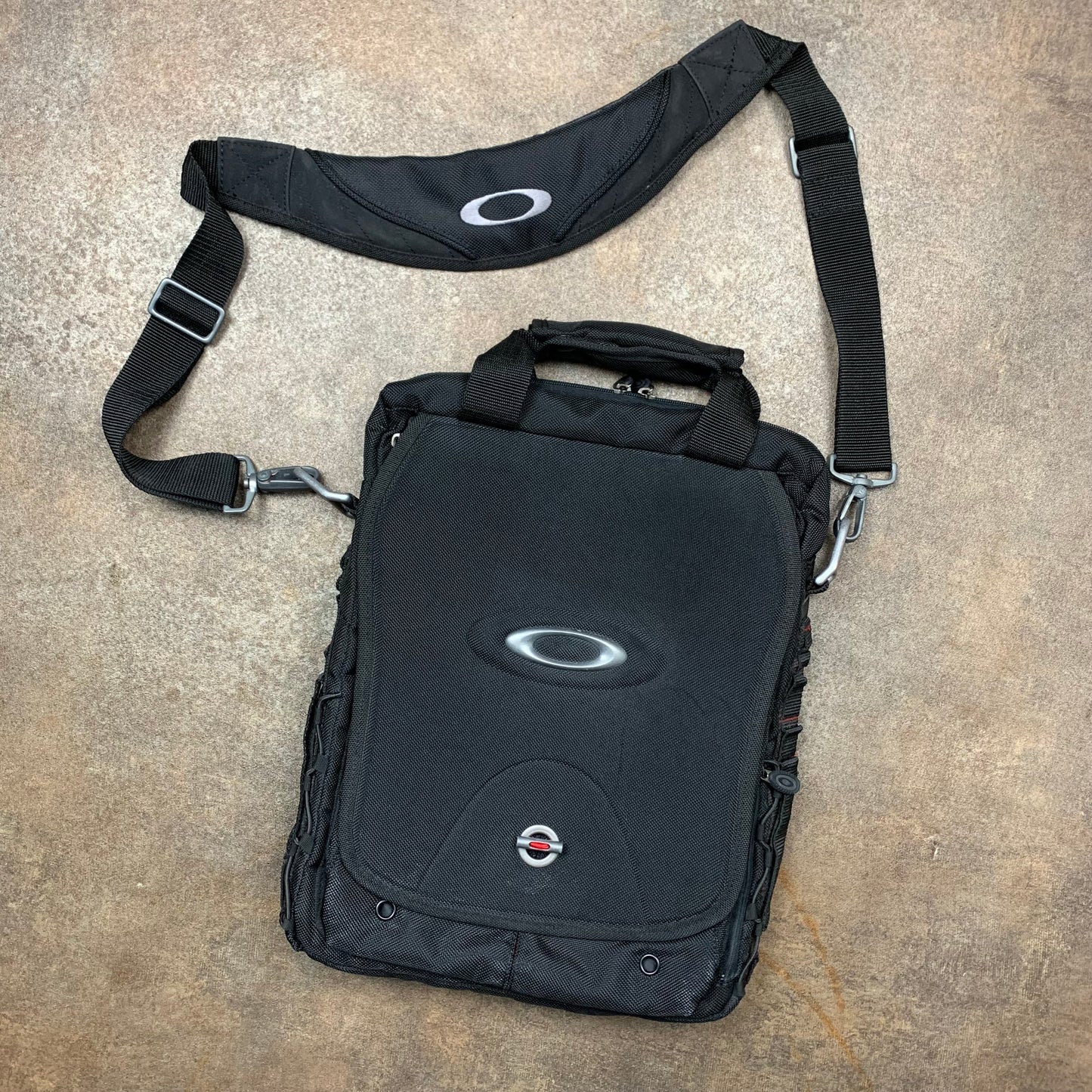 Oakley 00s technical laptop bag