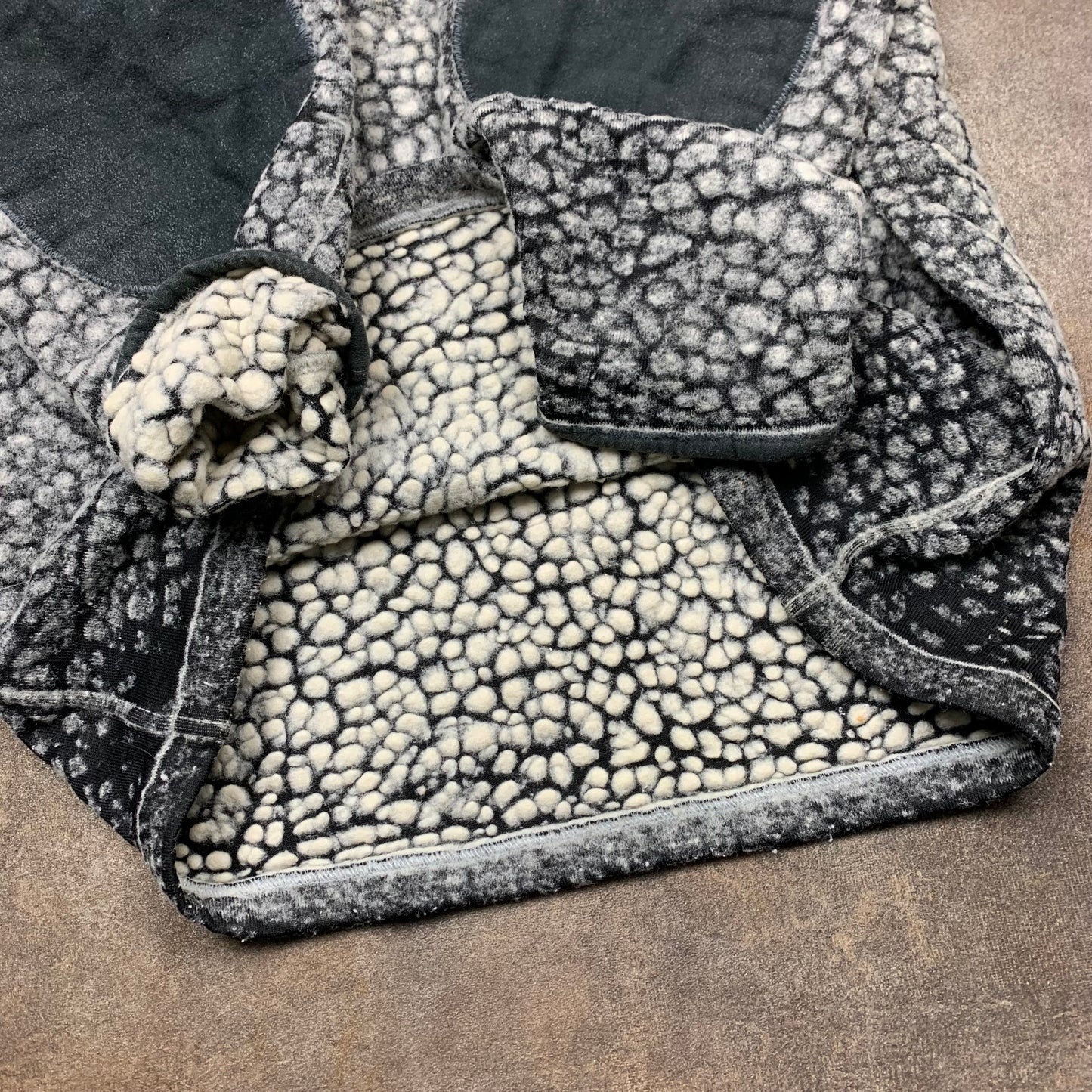 Oxbow 90s shoulder zip graphic knit (XL)