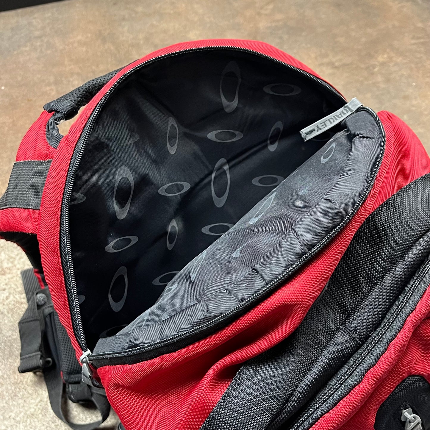 Oakley 00s utilised backpack
