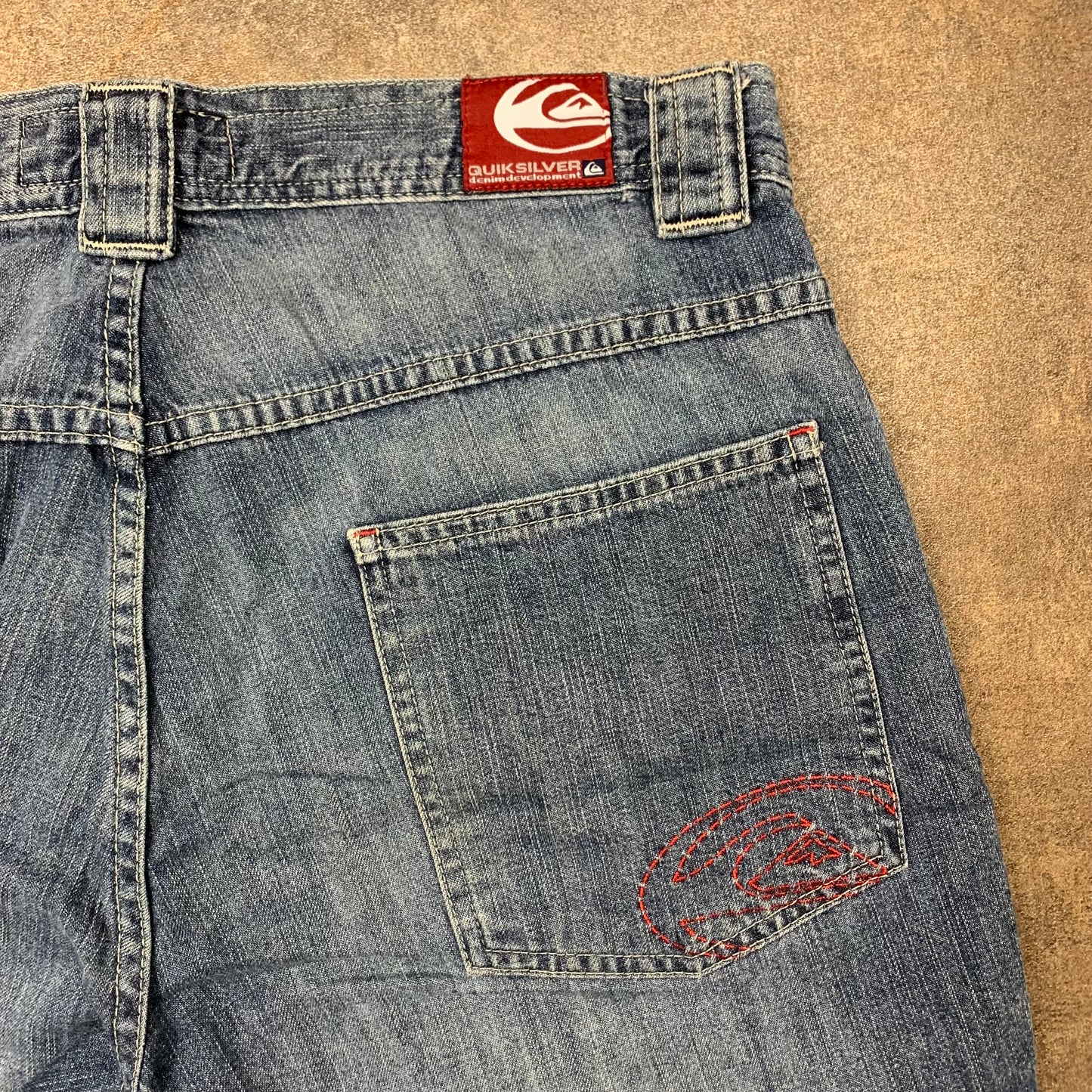 Quiksilver 00s graphic 3/4 length jorts (32")