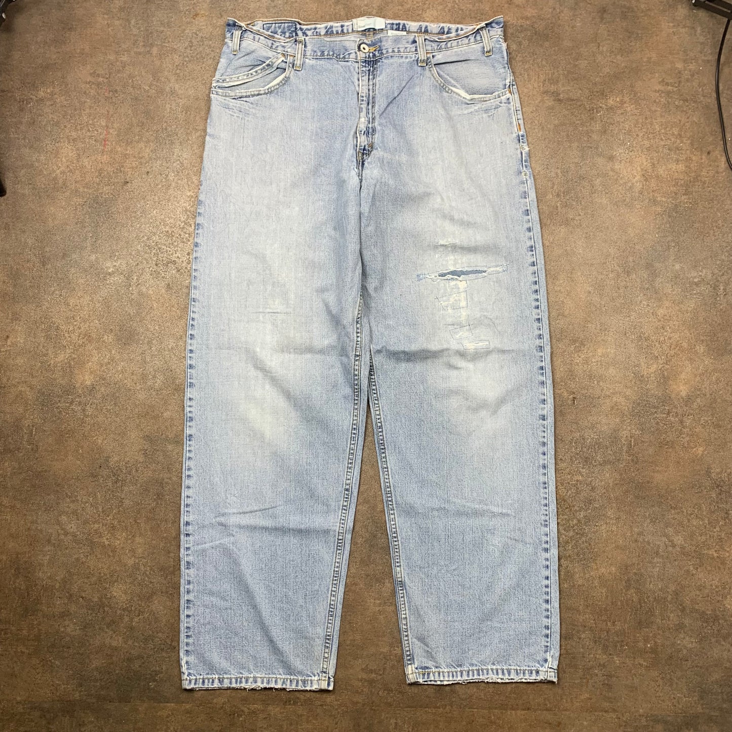 Levi's Silvertab 00s baggy pale jeans (38")