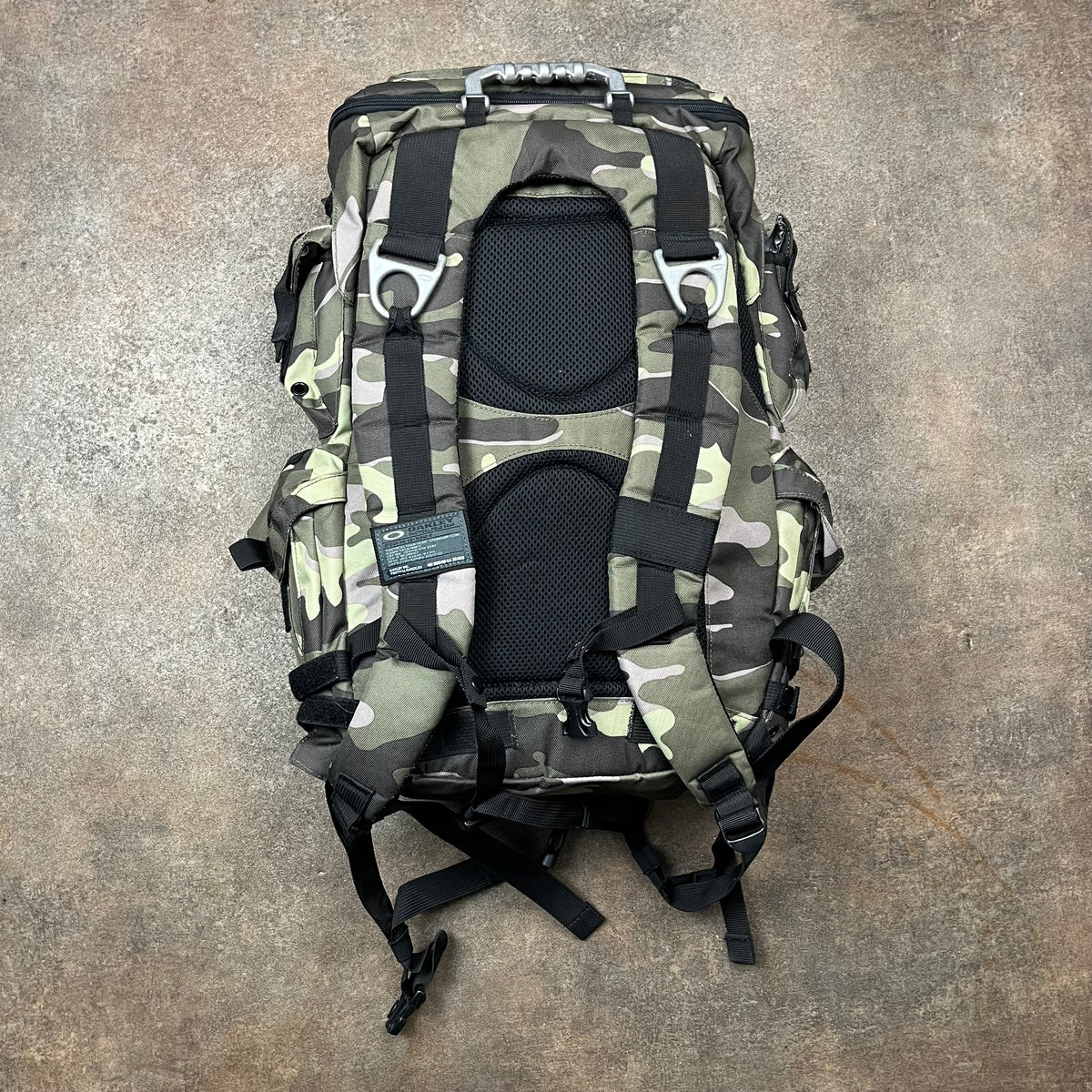 Oakley Mechanism 3.0 camo backpack