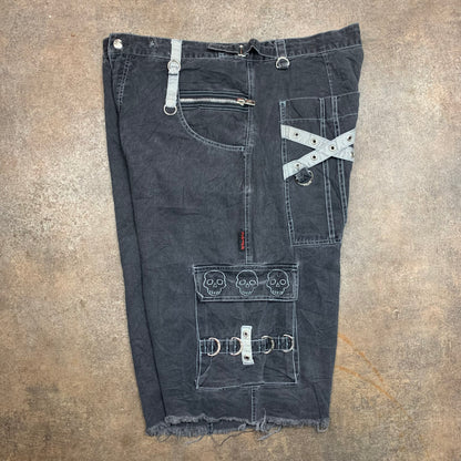 Tripp NYC 00s black baggy grunge cargo jorts