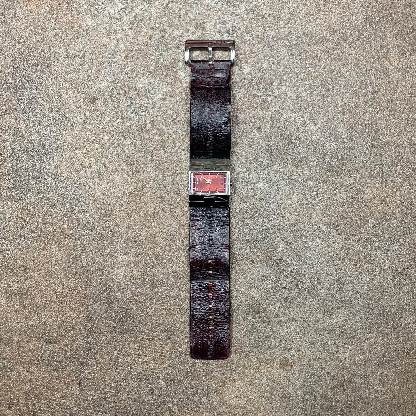 Dolce & Gabbana Time 00s red watch