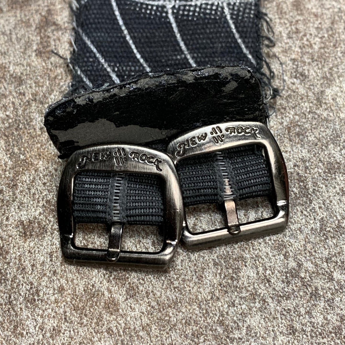 New Rock 00s spider web wristband