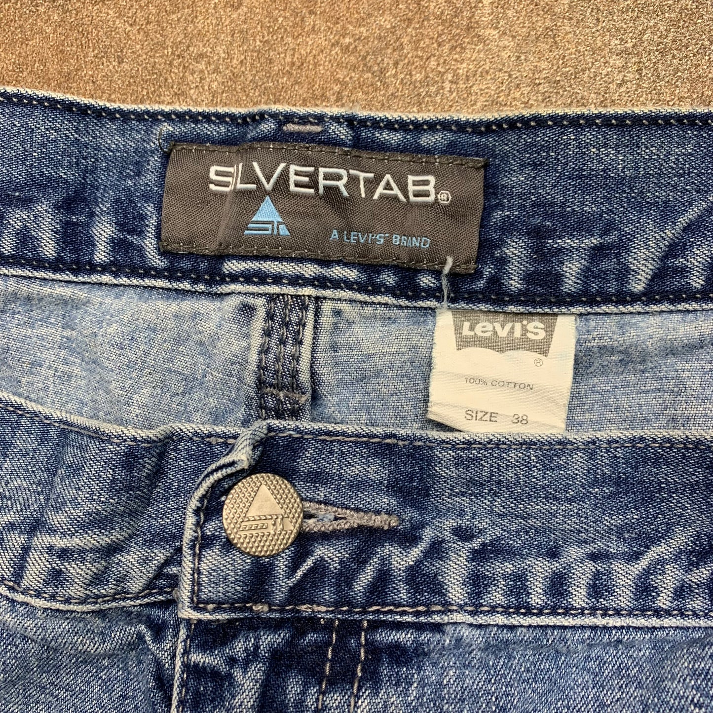 Levi's Silvertab 00s blue baggy carpenter jorts