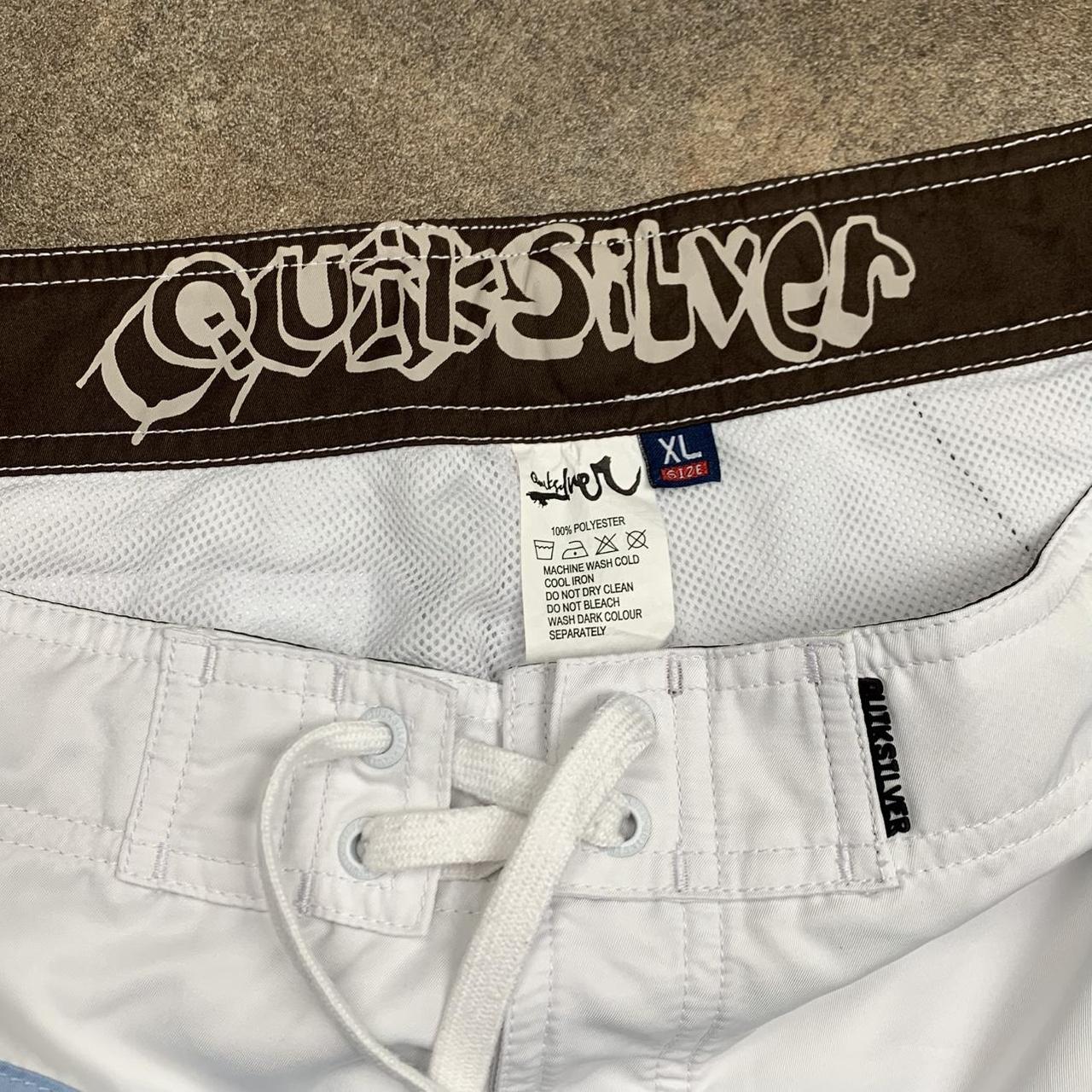 Quiksilver 00s white graphic baggy boardshorts
