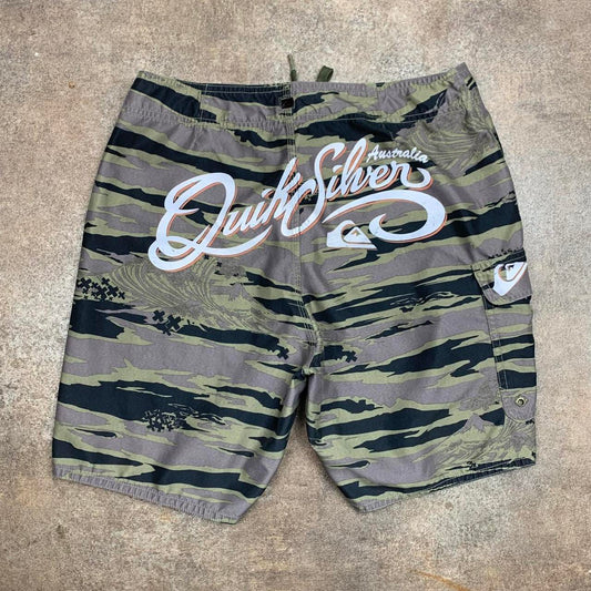 Quiksilver 00s graphic camouflage boardshorts