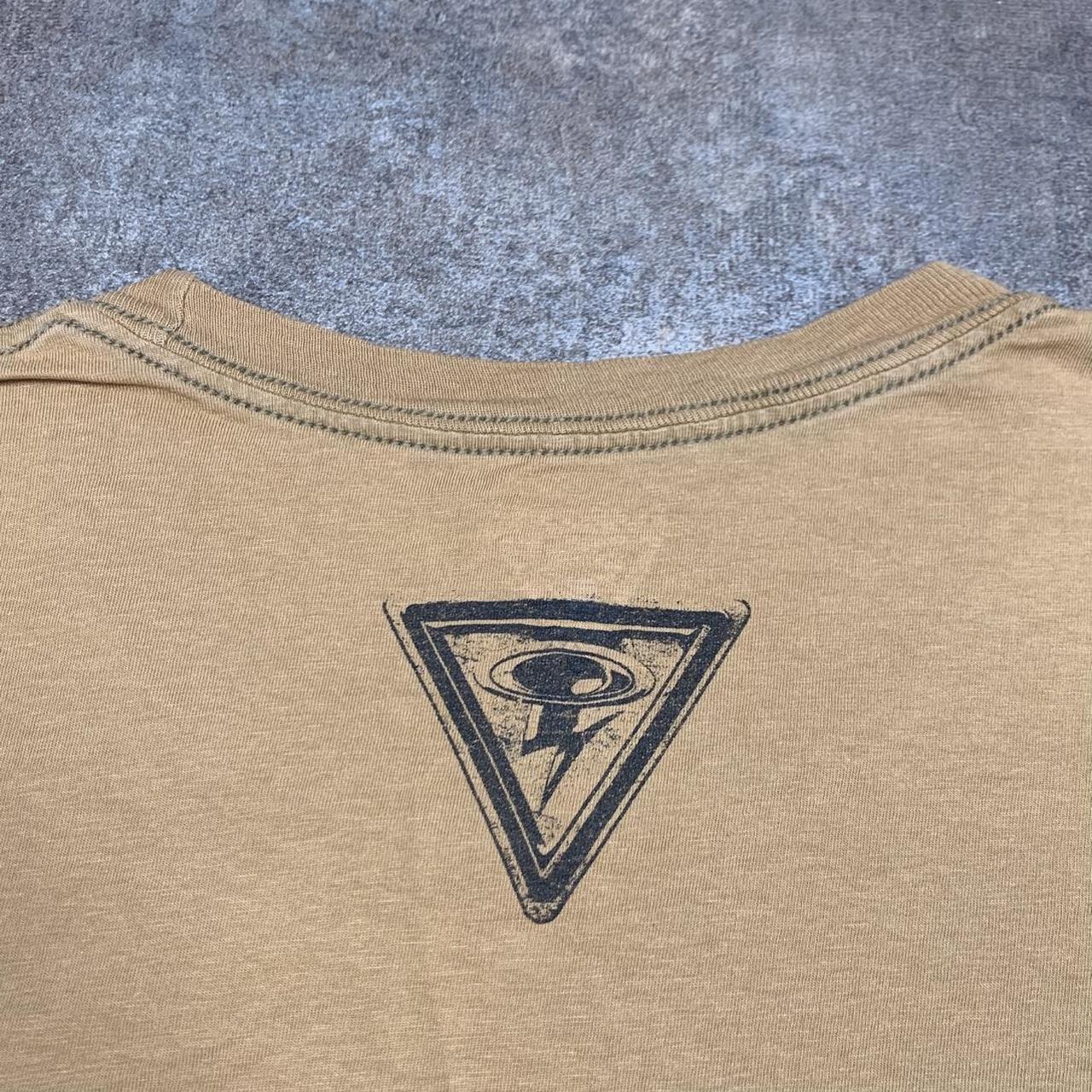 Oakley Elite 00s mustard yellow graphic tee