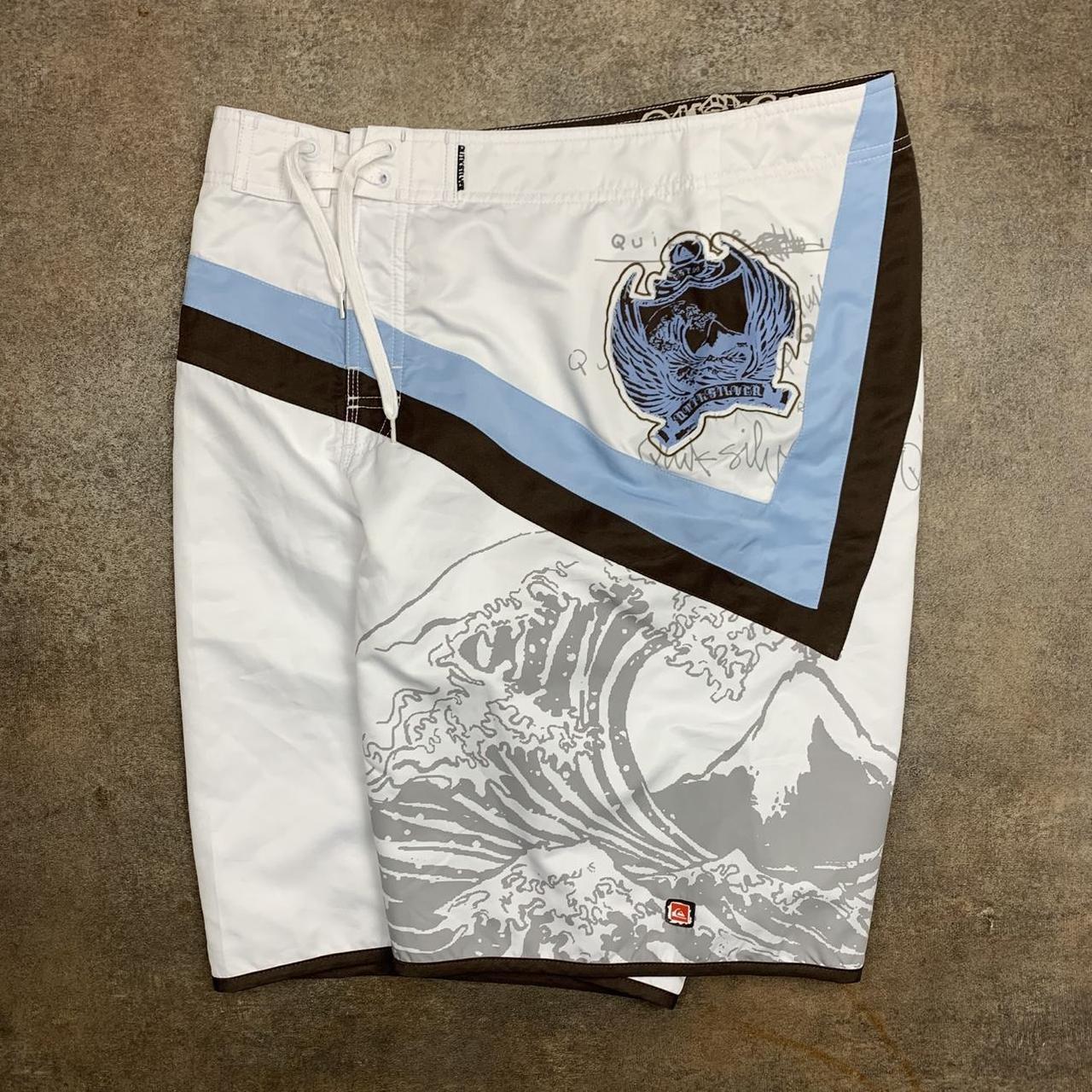 Quiksilver 00s white graphic baggy boardshorts