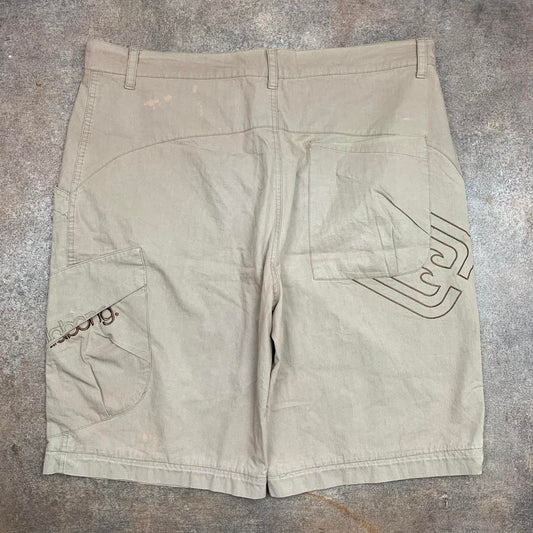 Billabong 00s beige graphic baggy cargo shorts