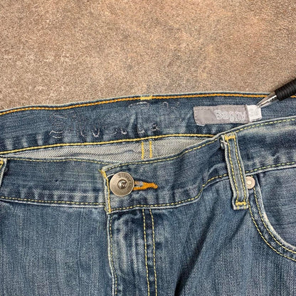 Levi’s Silvertab 00s baggy jorts (36")