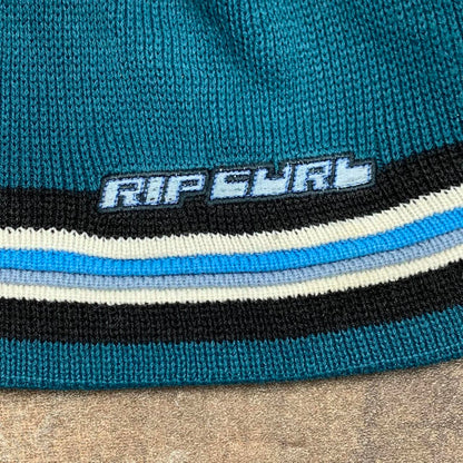 Rip Curl 90s graphic blue skully beanie
