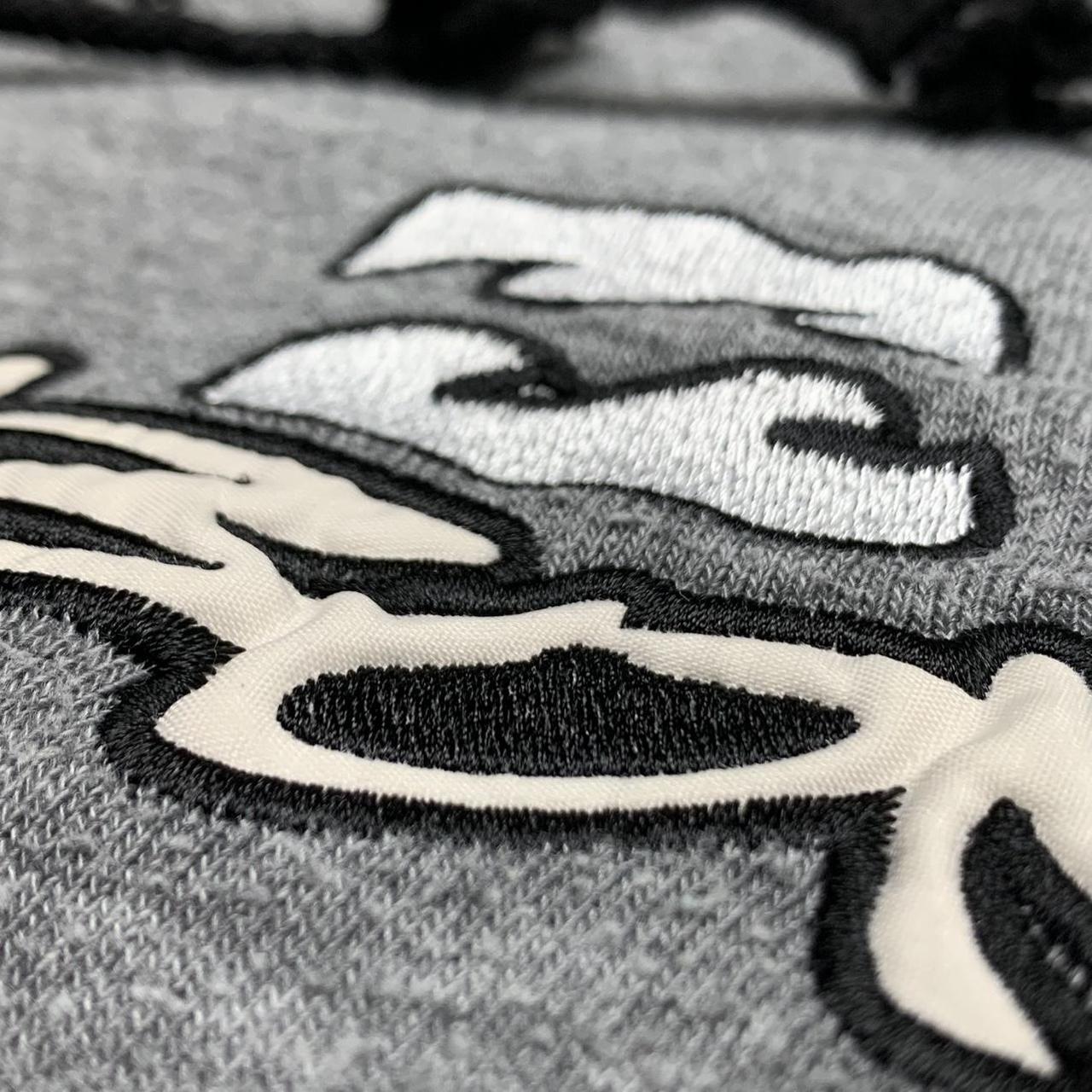 Billabong 90s light grey boxy graphic hoodie
