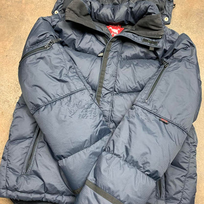 Oakley Software 00s navy puffer utilised ski jacket