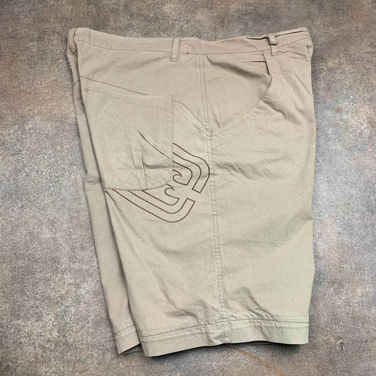 Billabong 00s beige graphic baggy cargo shorts