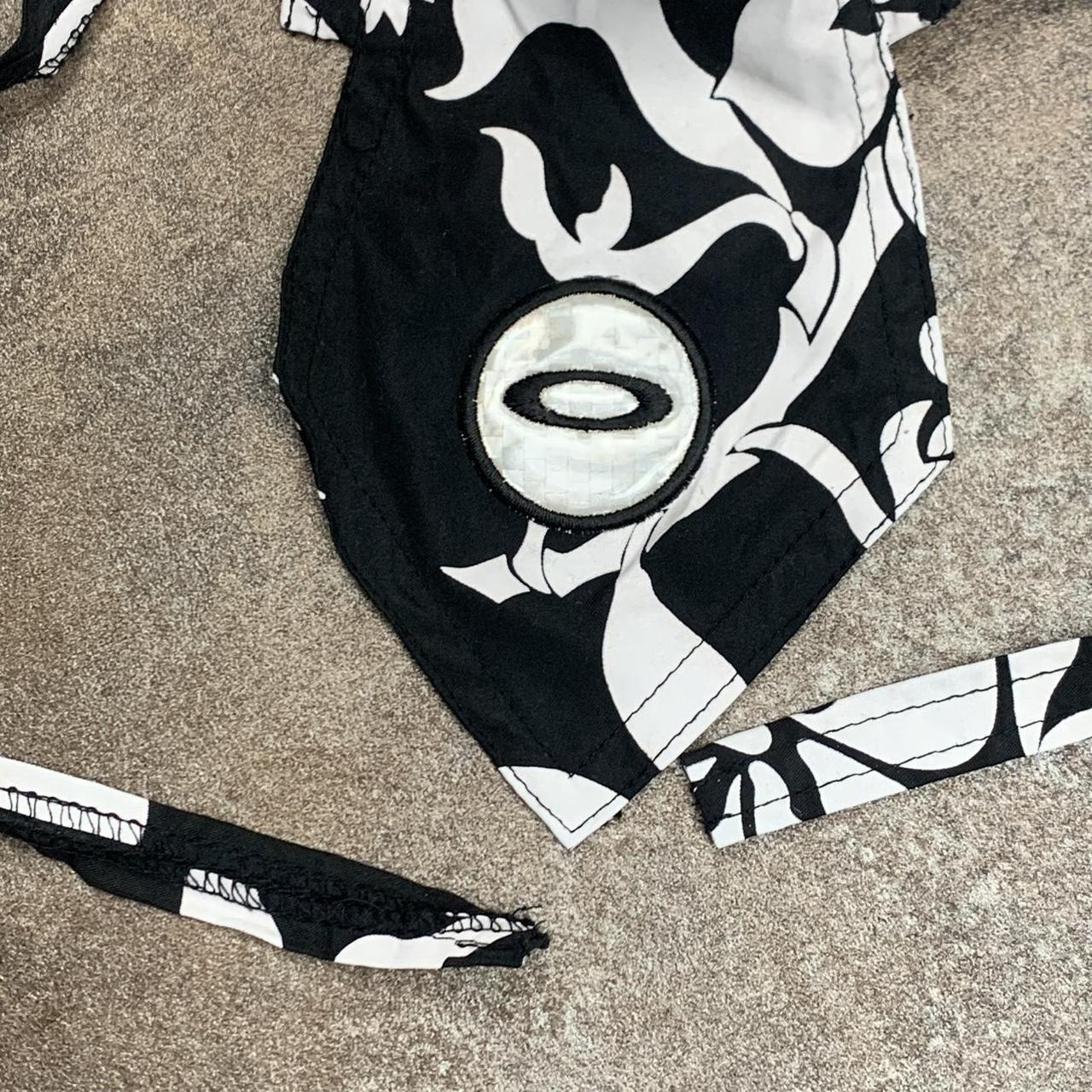 Oakley Software 90s floral black white graphic bandana