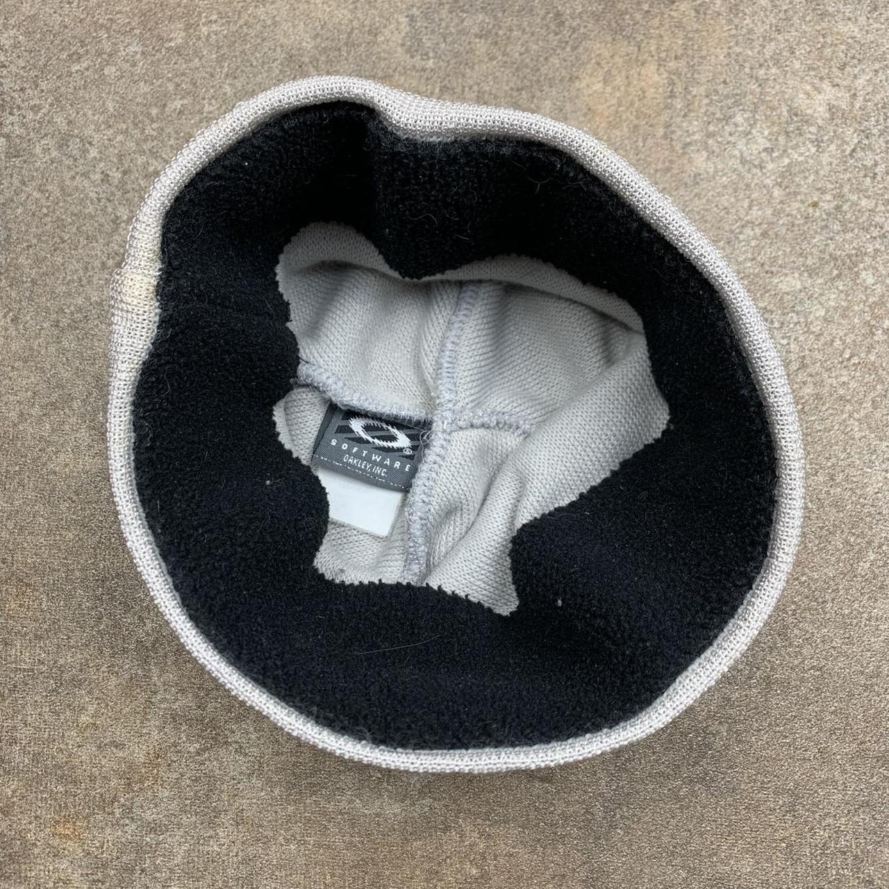 Oakley Software 90s graphic grey lined beanie