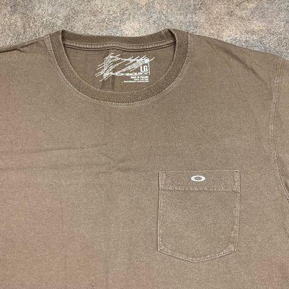 Oakley 00s brown pocket logo tee