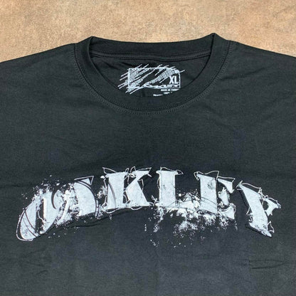 Oakley 00s black graphic tee