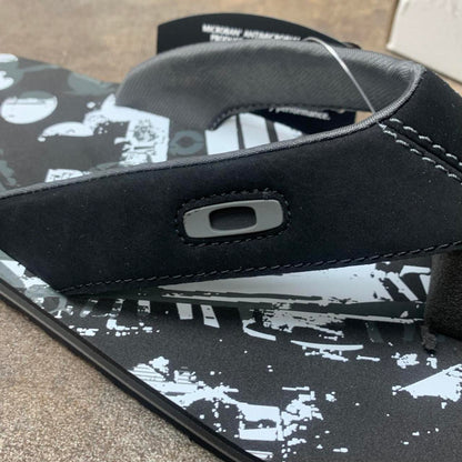 Oakley 00s deadstock black flip flops (9)