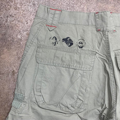Quiksilver 00s green graphic baggy cargo shorts