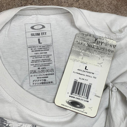 Oakley Flying Tiger 00s white graphic tee